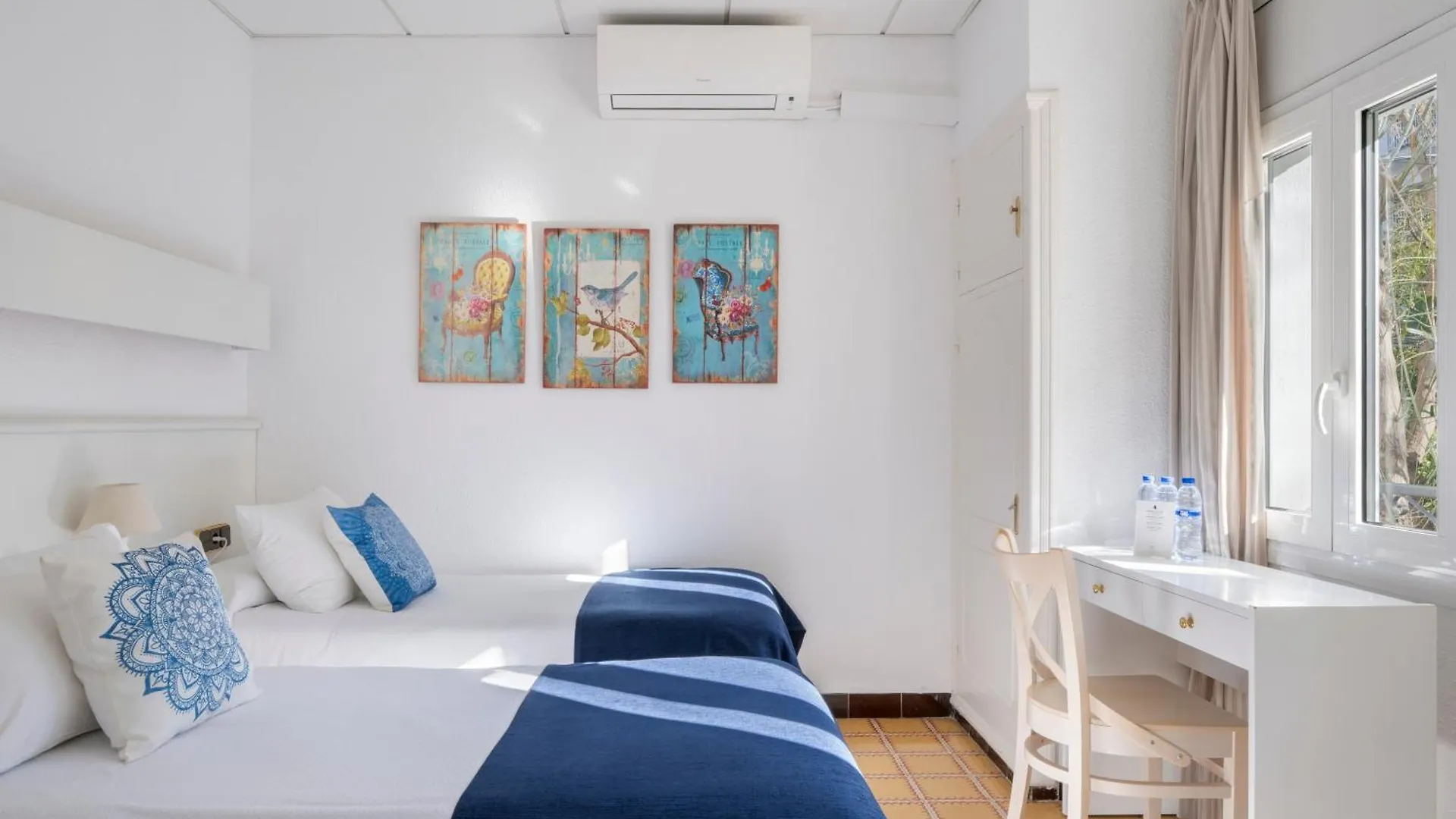Hotel La Goleta Llançà 2*,
