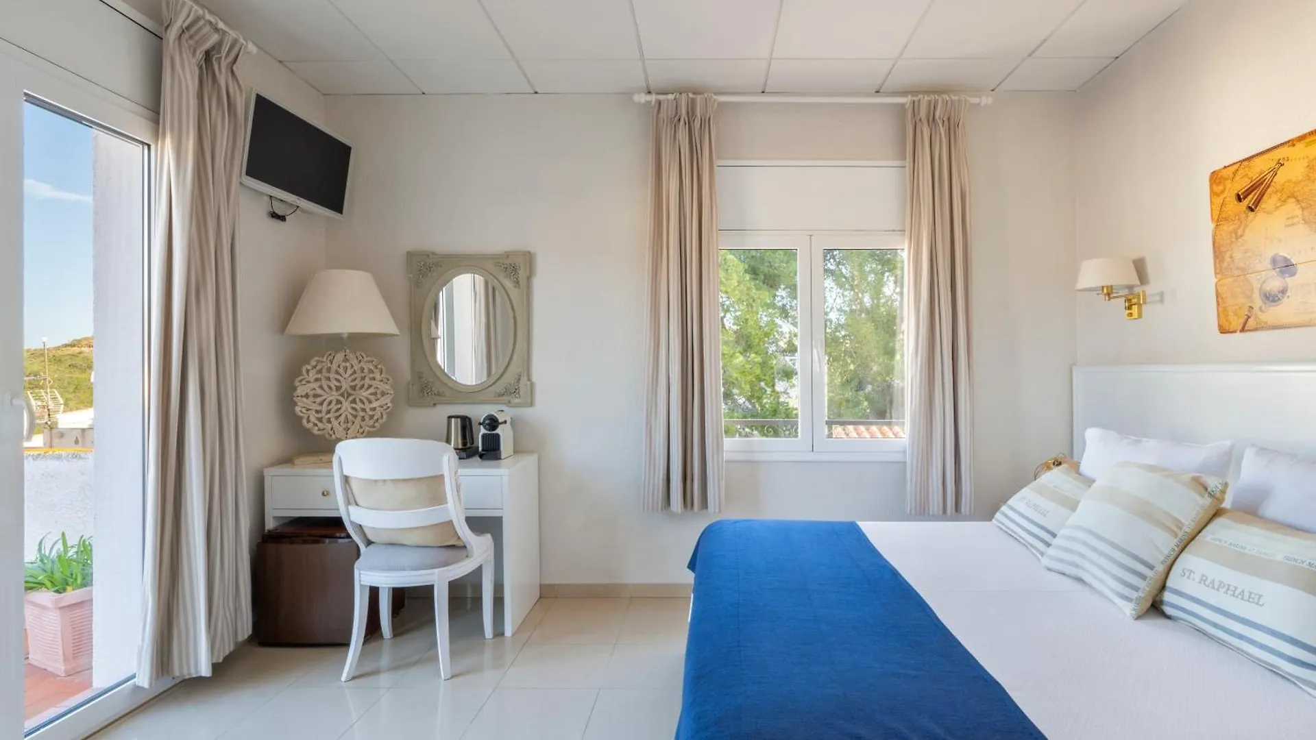 Hotel La Goleta Llançà 2*,