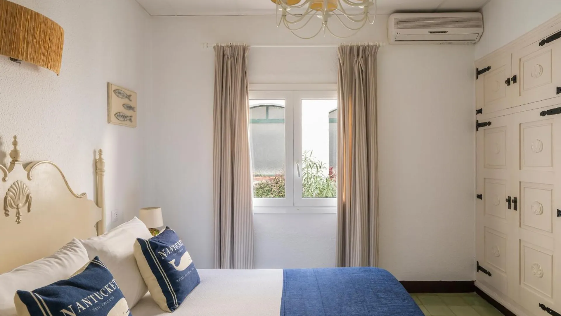 **  Hotel La Goleta Llança Hiszpania