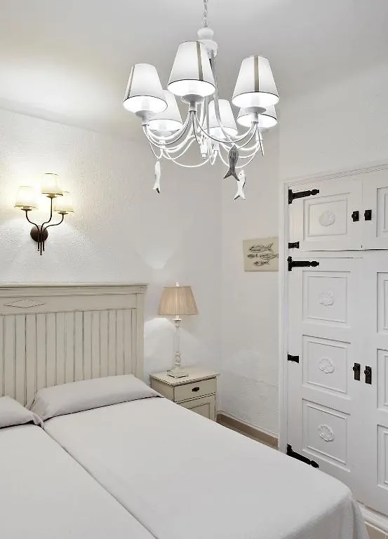 La Goleta Hotel Llanca