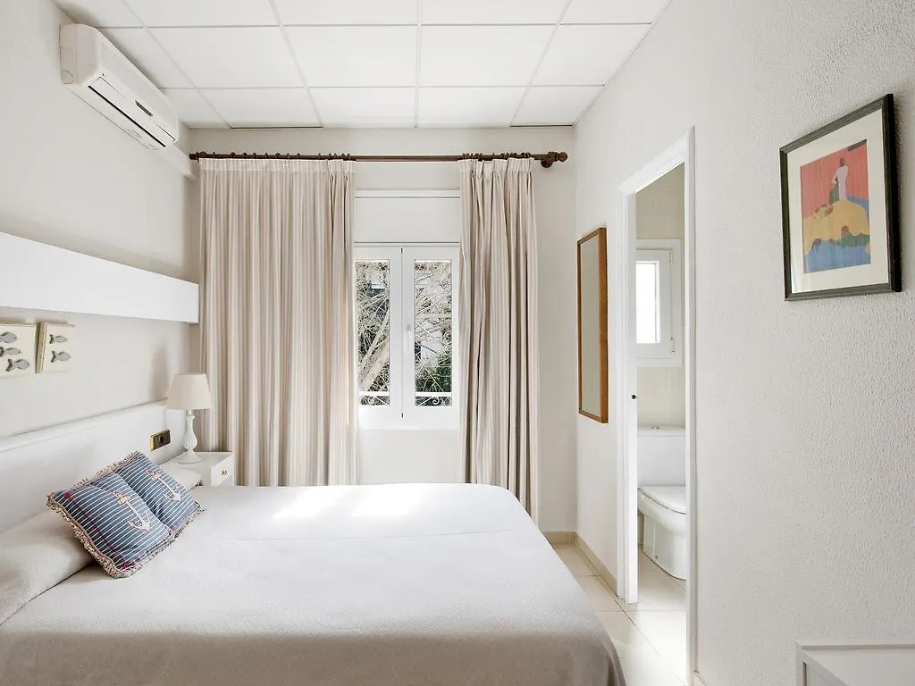 La Goleta Hotel Llanca 2*,  Spain