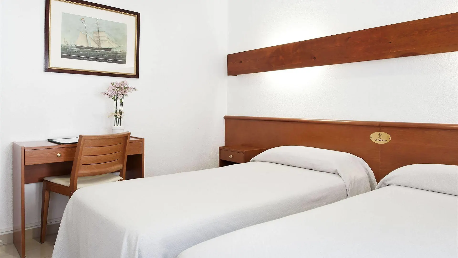 La Goleta Hotel Llanca