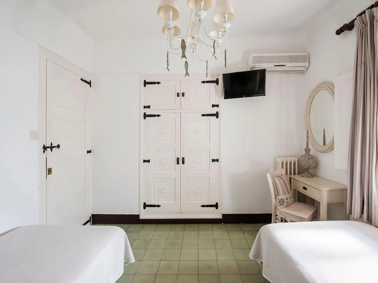 La Goleta Hotel Llanca