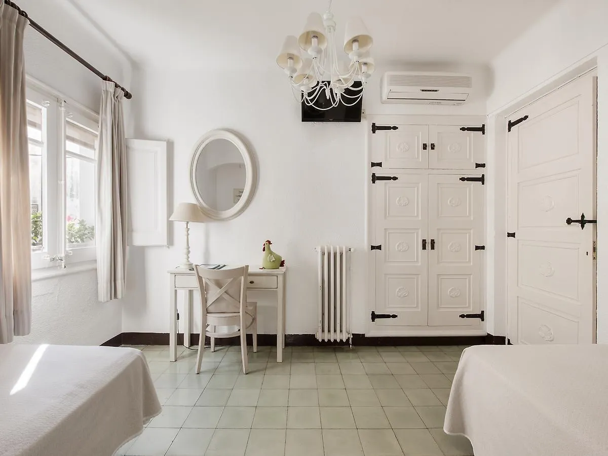 La Goleta Hotel Llanca 2*,  Spain