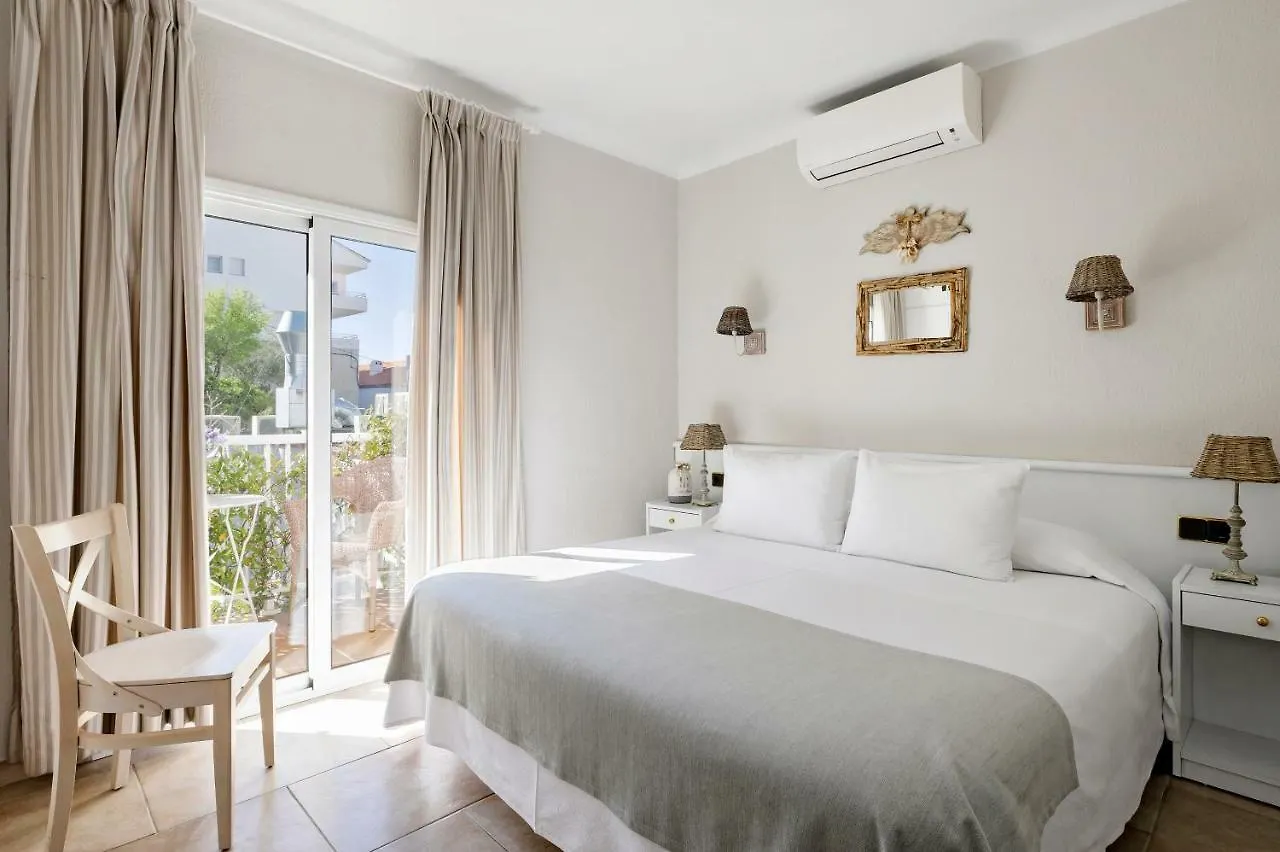 La Goleta Hotel Llanca 2*,  Spain