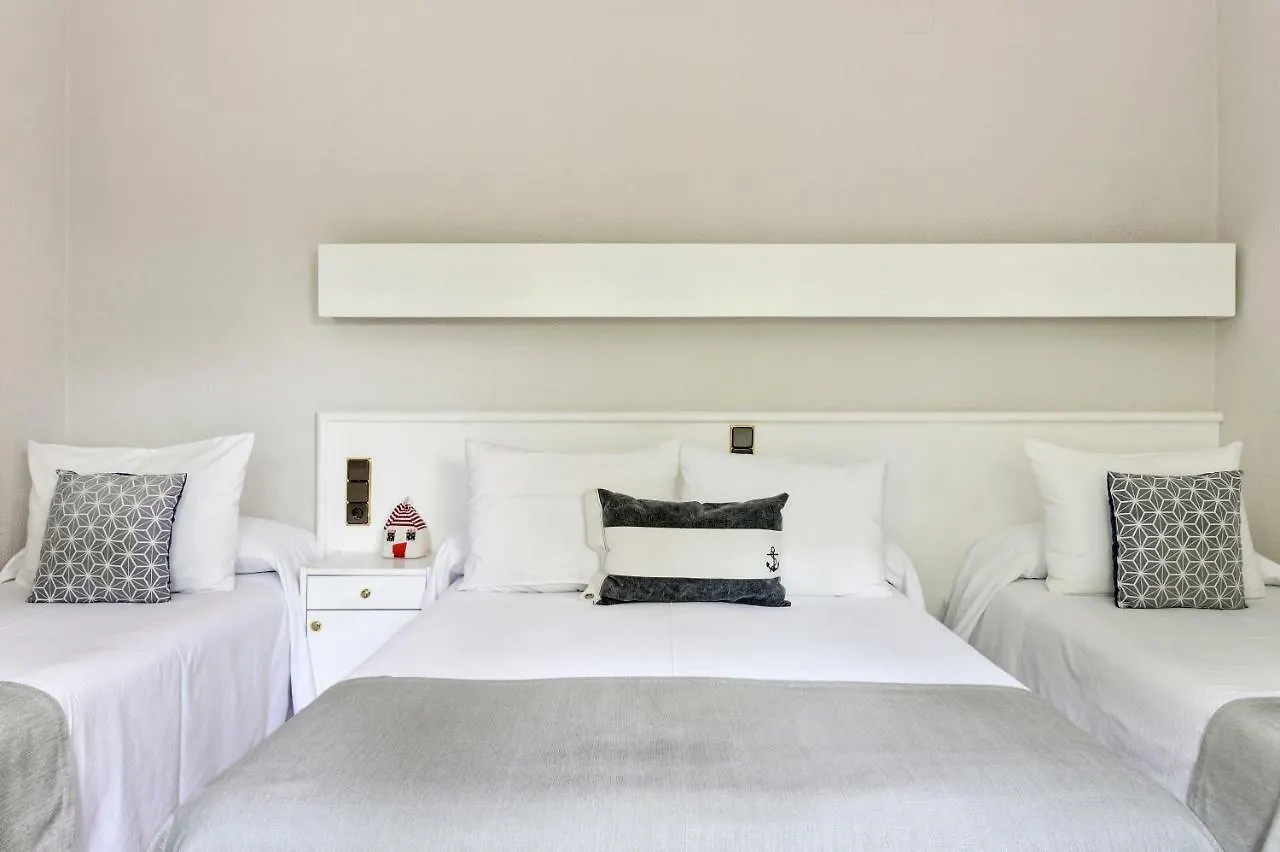 La Goleta Hotel Llanca Spain
